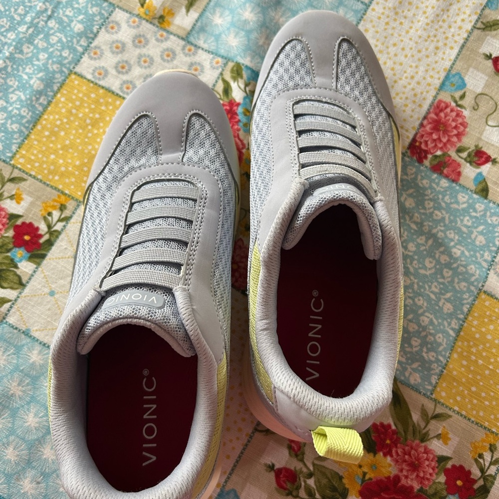 Vionic Women's Venya Gray Sneakers Worn Once